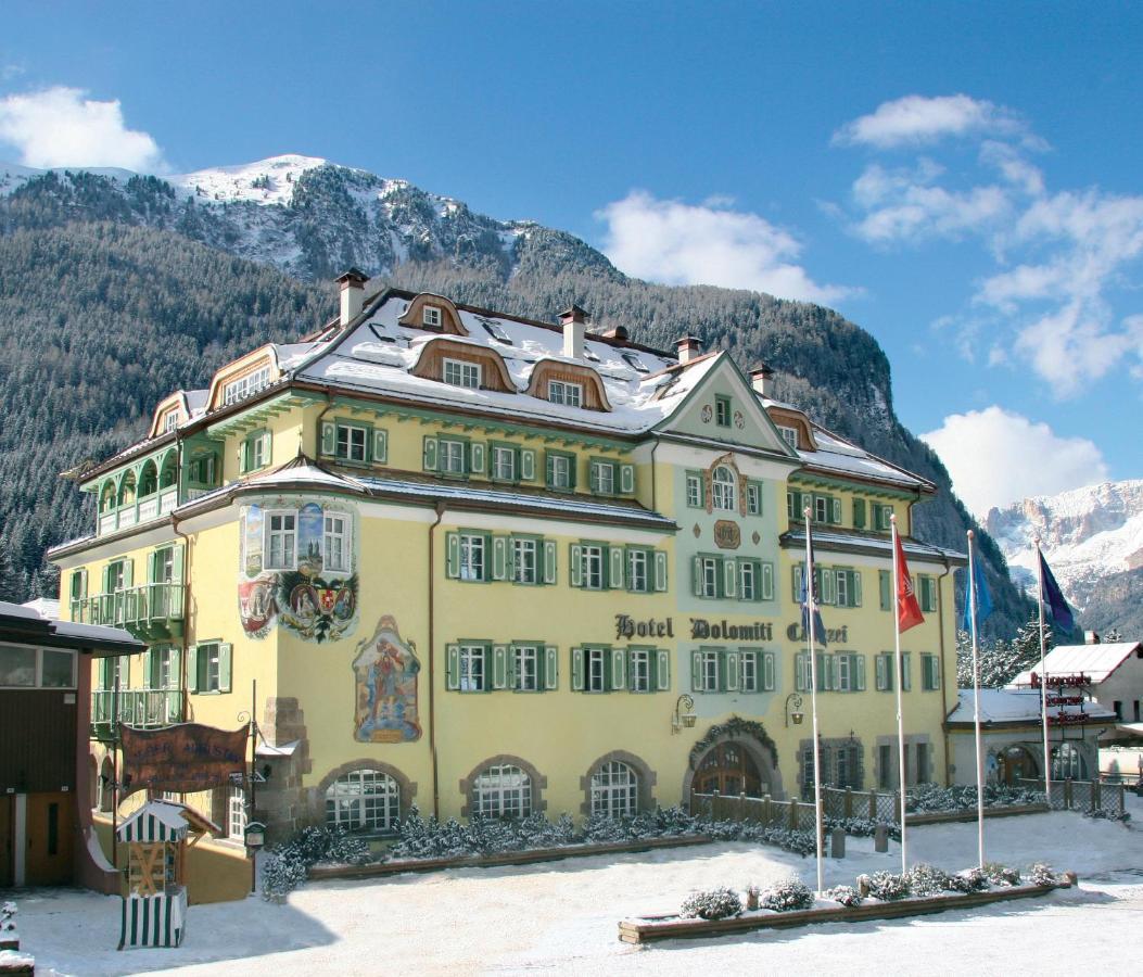 Hotel Dolomiti Schloss Canazei Exterior foto